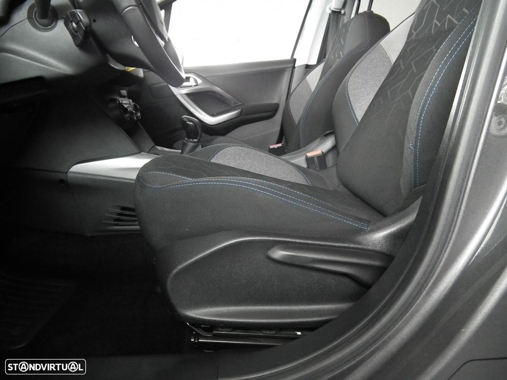 Peugeot 2008 1.6 BlueHDi Style - 11