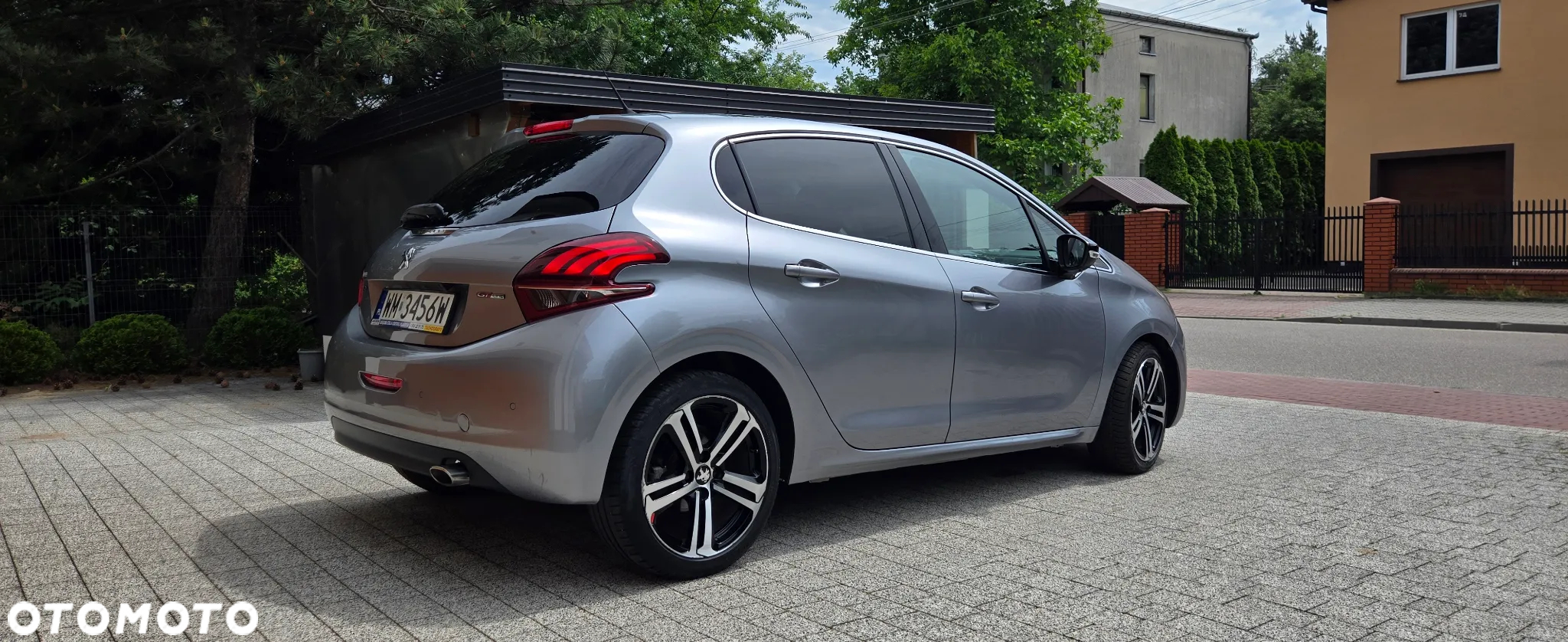 Peugeot 208 - 3