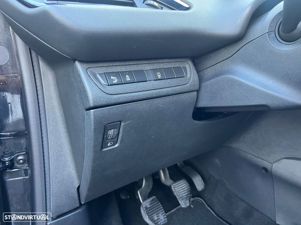 Peugeot 208 1.2 PureTech Active - 31