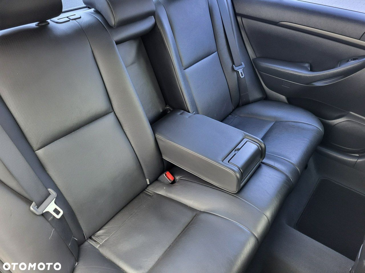 Toyota Avensis - 24