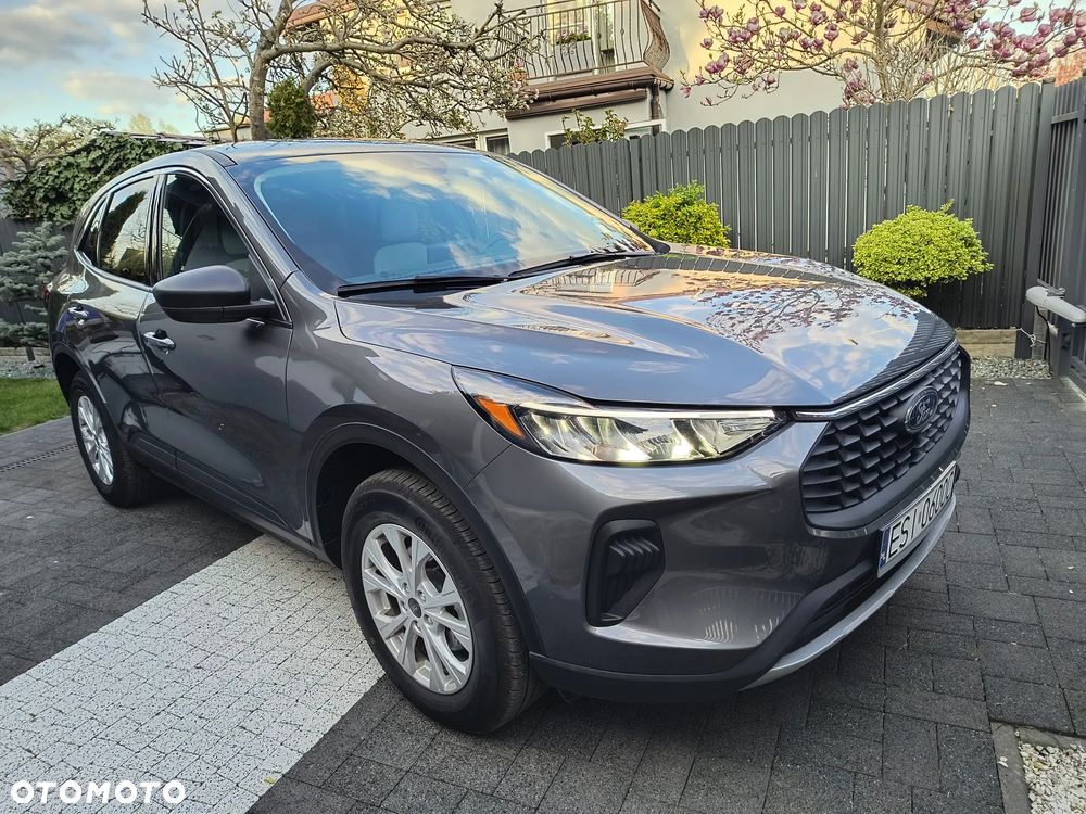 Ford Kuga - 1