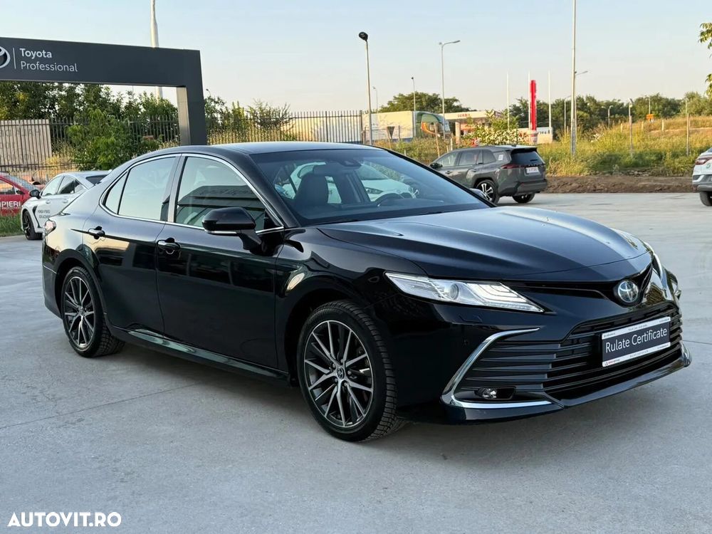 Toyota Camry - 5