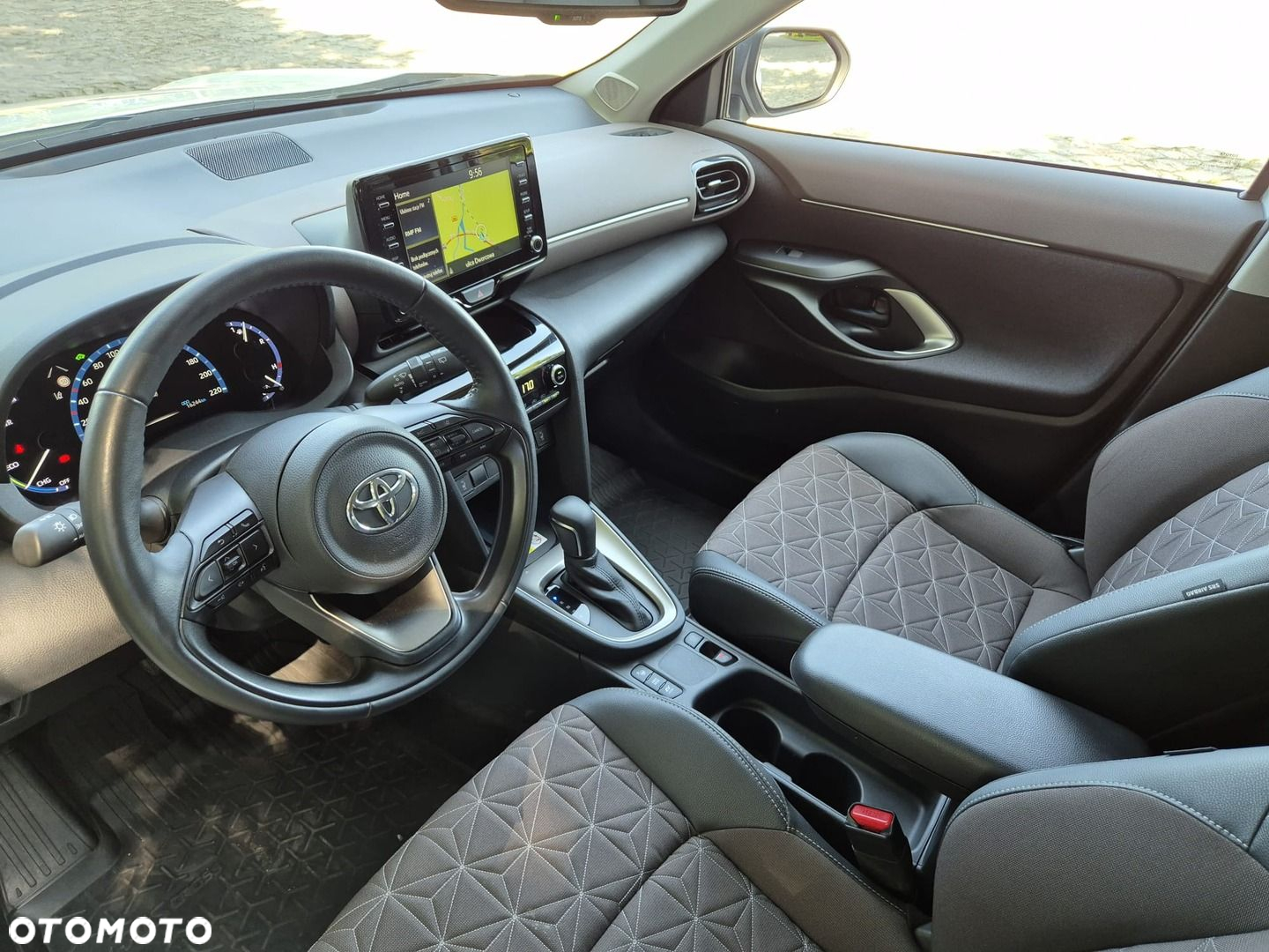 Toyota Yaris Cross Hybrid 1.5 Executive - 8