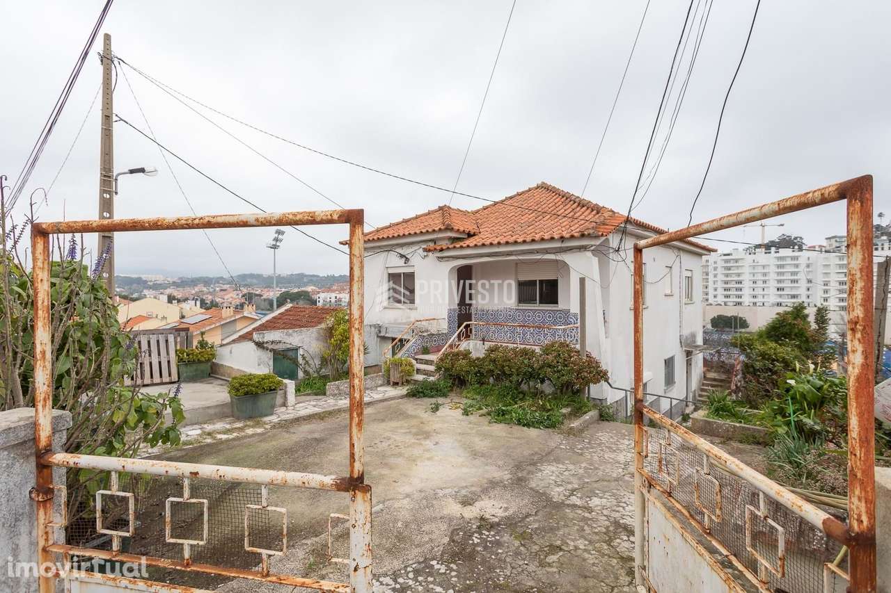 Prédio Devoluto com 3 Apartamentos | Lote 551 m² | Alcabideche - Grande imagem: 2/30