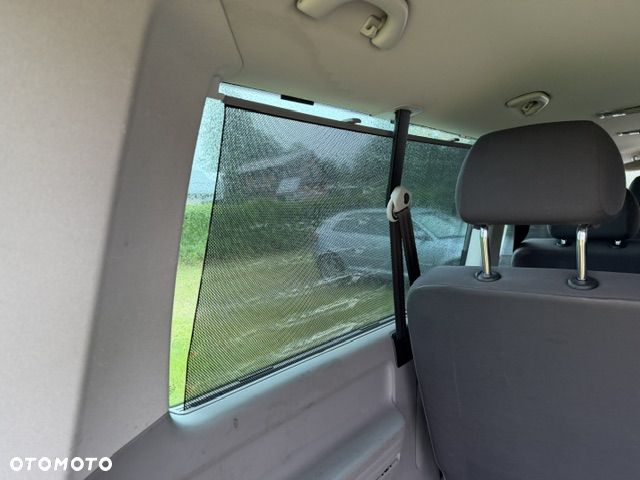 Volkswagen Caravelle - 20