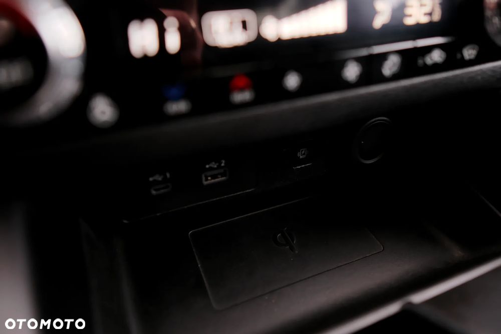 Mitsubishi Outlander - 32