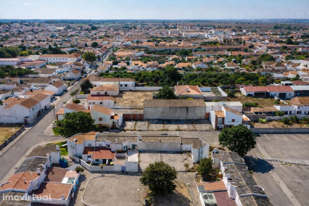 TERRENO URBANO NA VILA DE ALPIARÇA, SANTARÉM, PORTUGAL - Grande imagem: 3/28
