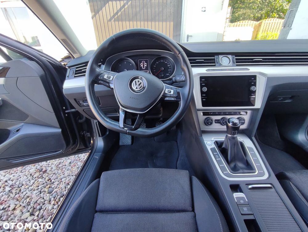 Volkswagen Passat 2.0 TDI (BlueMotion Technology) Highline - 26