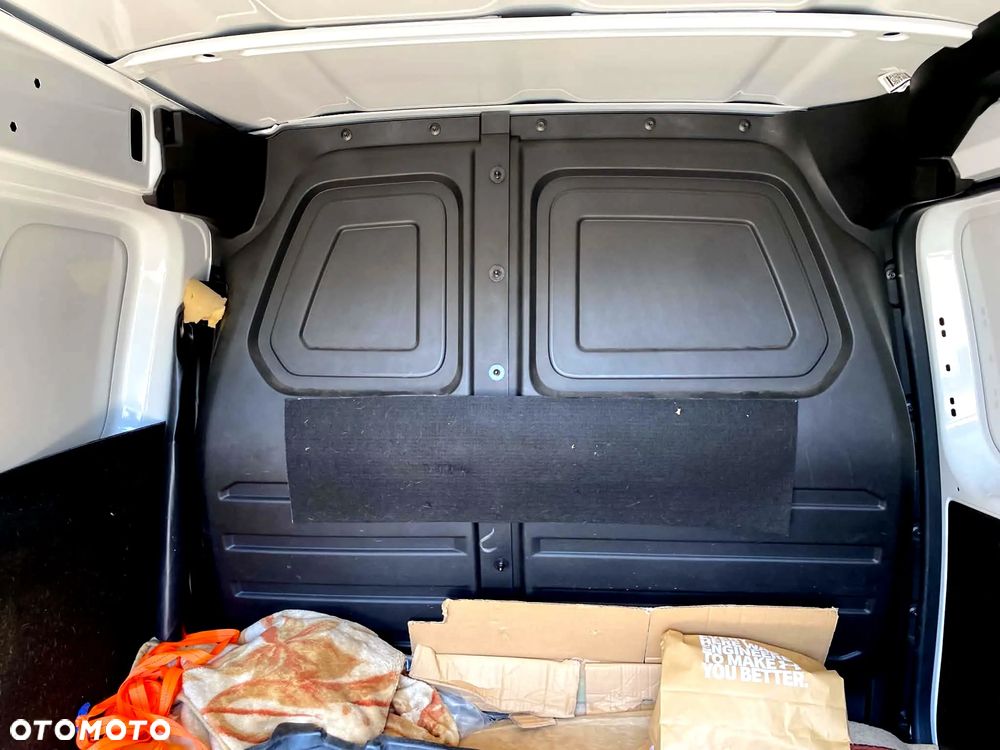 Nissan TOWNSTAR - 11