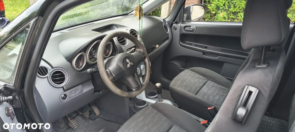 Mitsubishi Colt - 5
