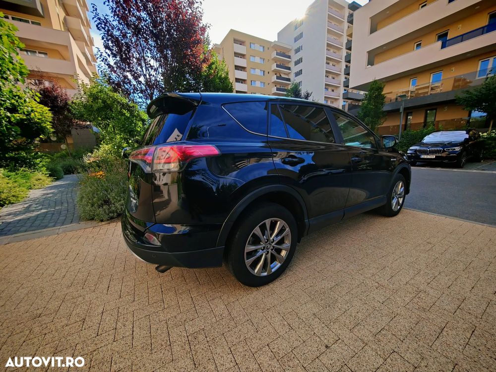 Toyota RAV4 - 8