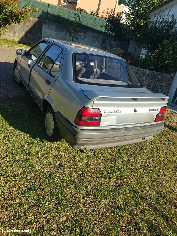 Renault 19 - 12