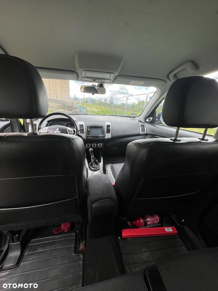 Mitsubishi Outlander - 13