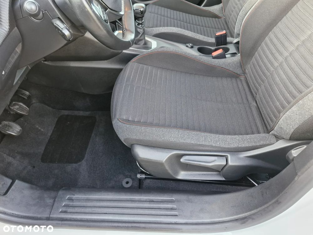 Peugeot 2008 - 21