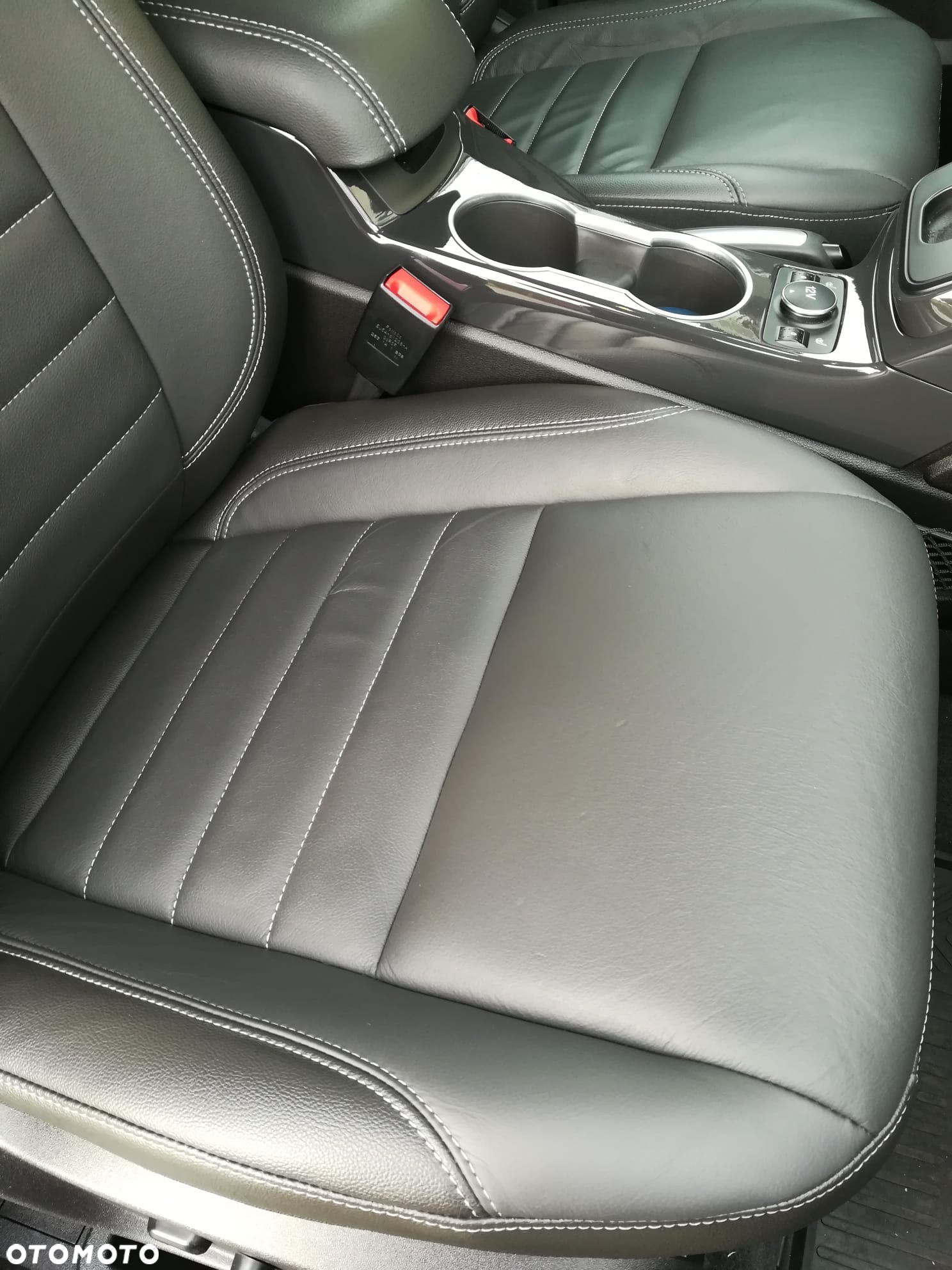 Ford Kuga 1.6 EcoBoost 4WD Titanium - 6