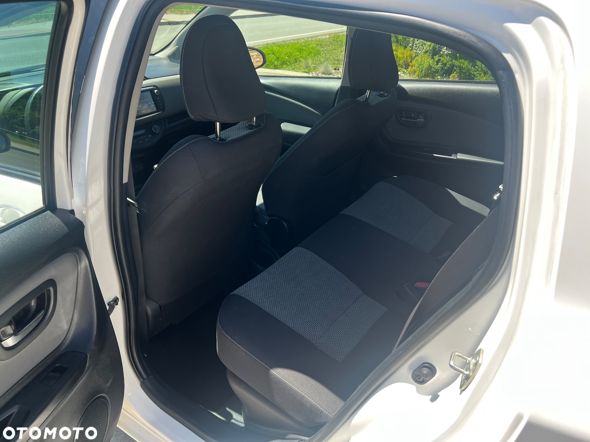 Toyota Yaris Hybrid 100 Selection Passion - 21