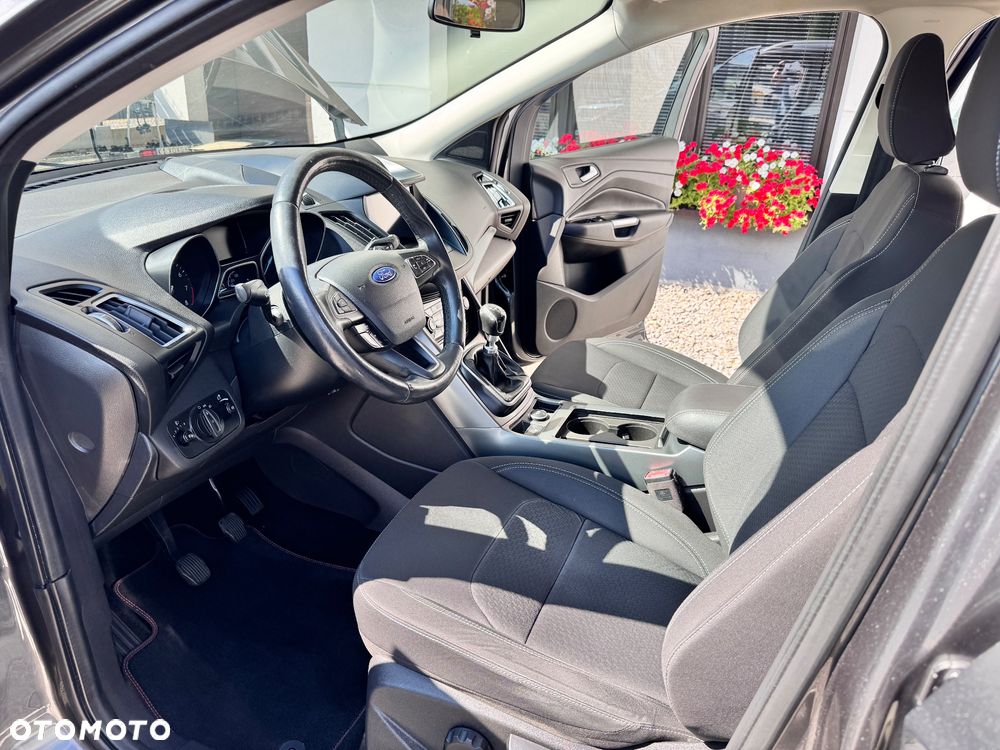 Ford Kuga - 10