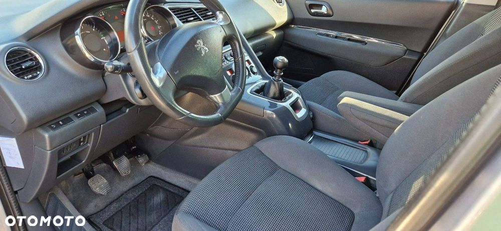 Peugeot 5008 - 37