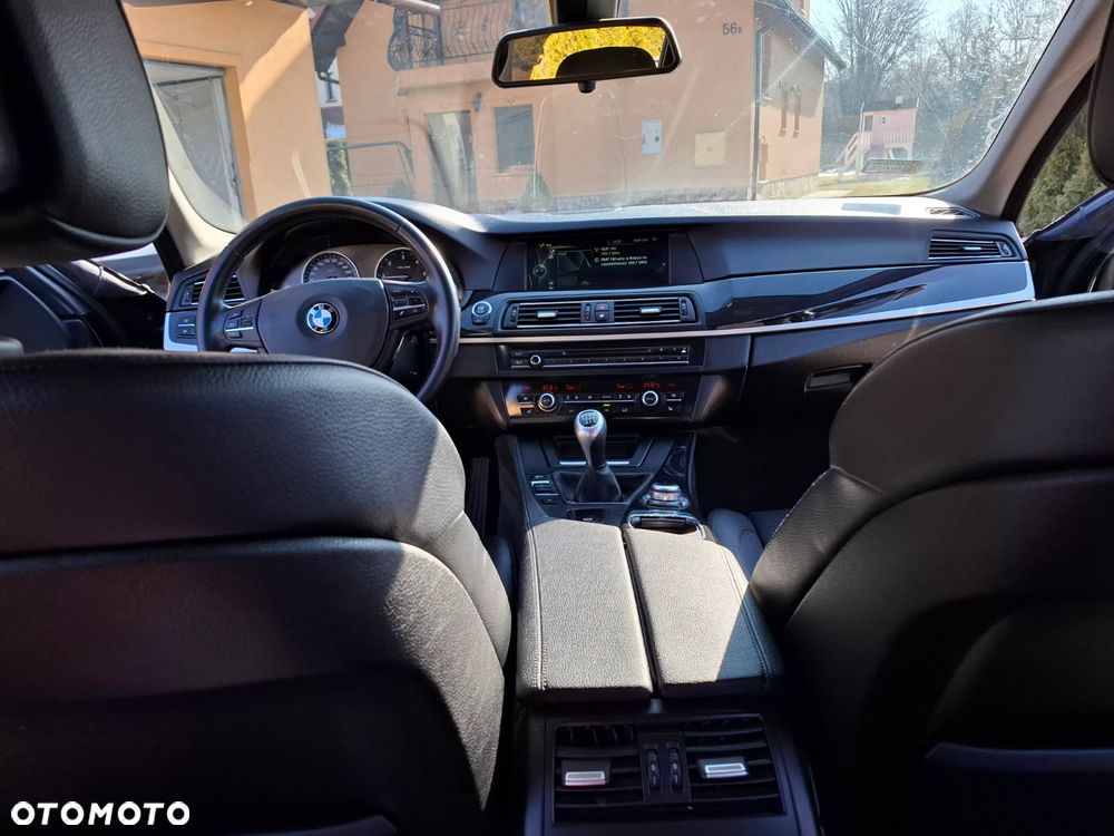 BMW Seria 5 525d - 5