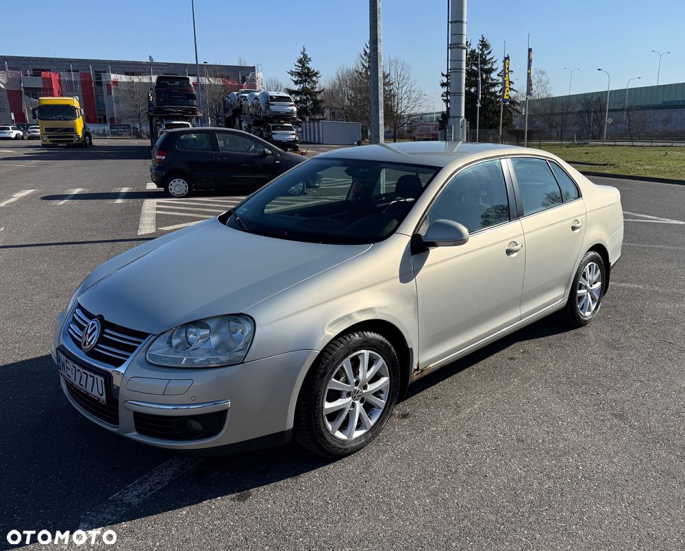 Volkswagen Jetta 1.4 TSI Trendline - 1