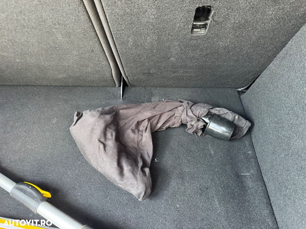 Ford Focus 1.6 TDCI DPF Champions Edition - 28