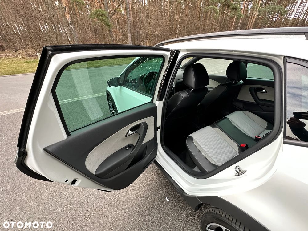 Volkswagen Polo 1.6 TDI Cross Urban White - 22