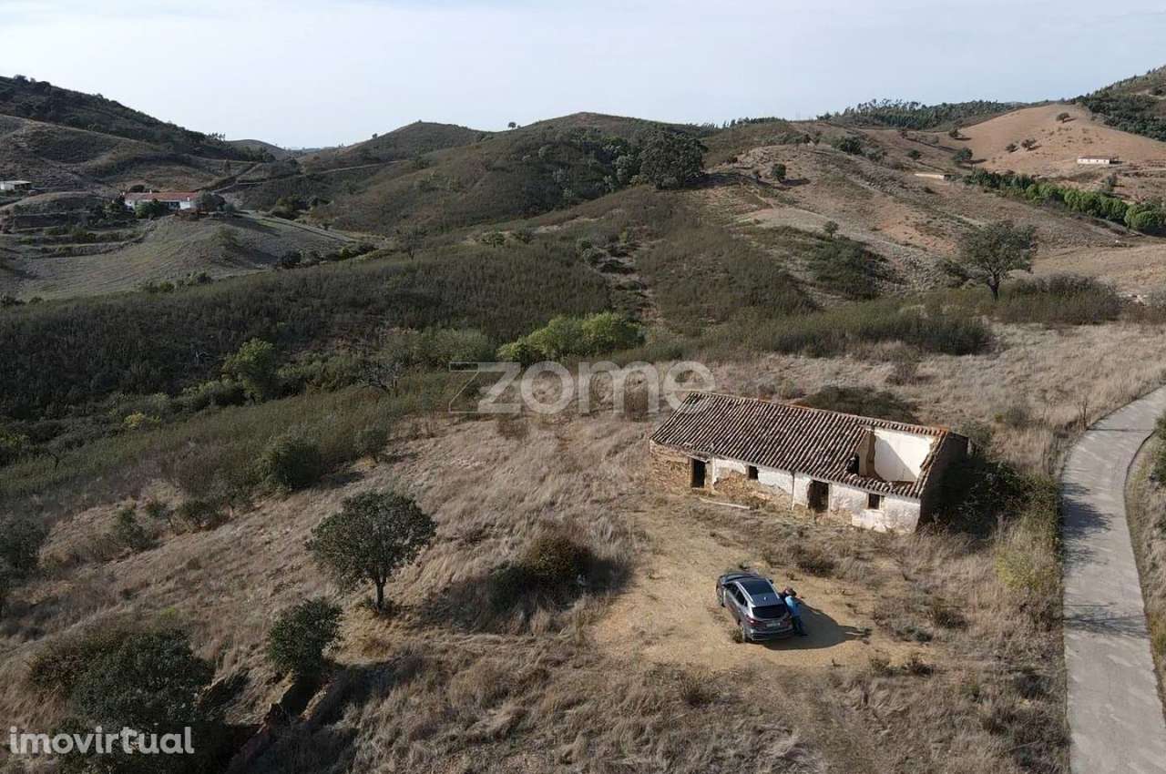 Ruína para recuperar em Corte Peral, S.M. da Serra c/ 136m2 - Grande imagem: 4/27