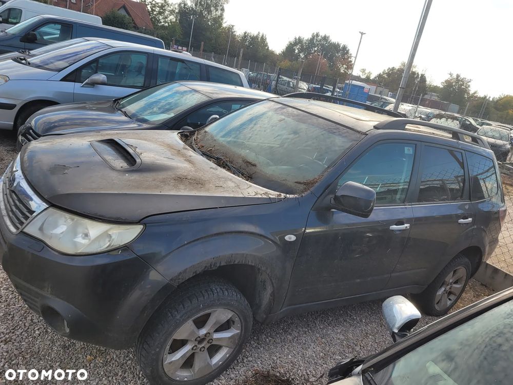 Subaru Forester 2010 photo 2