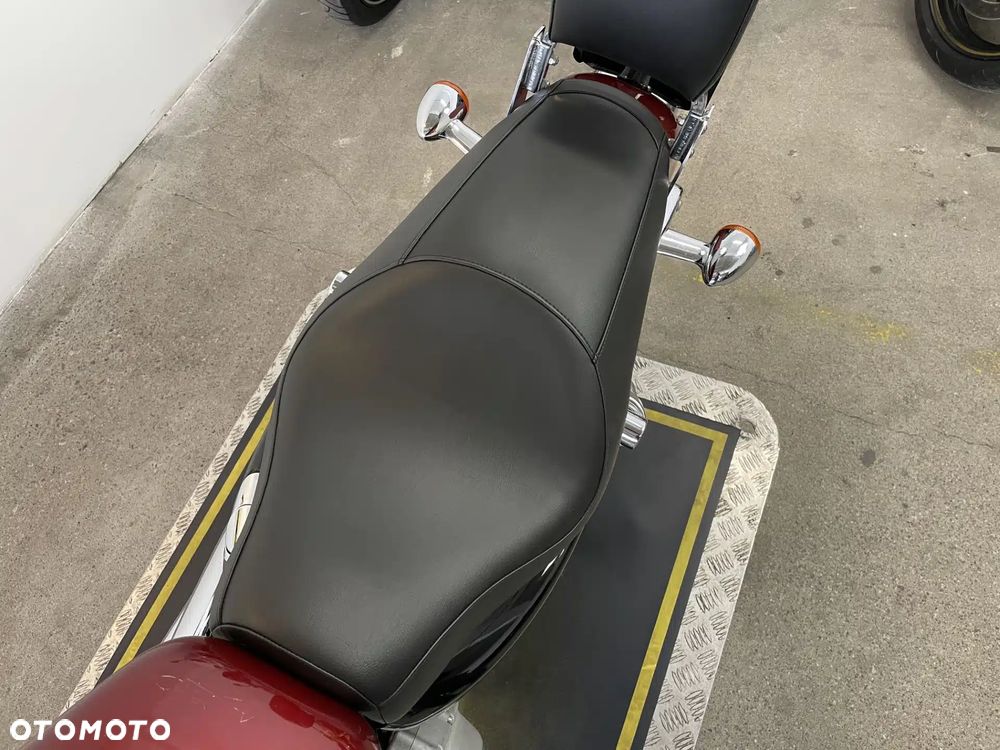 Harley-Davidson Sportster Custom 883C - 25