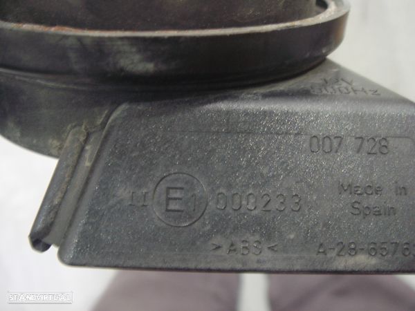 Buzina Volkswagen Polo (9N_) - 3