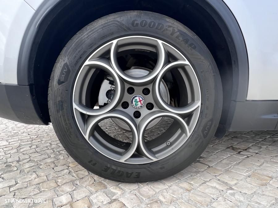 Alfa Romeo Stelvio 2.2 D Super AT8 - 12