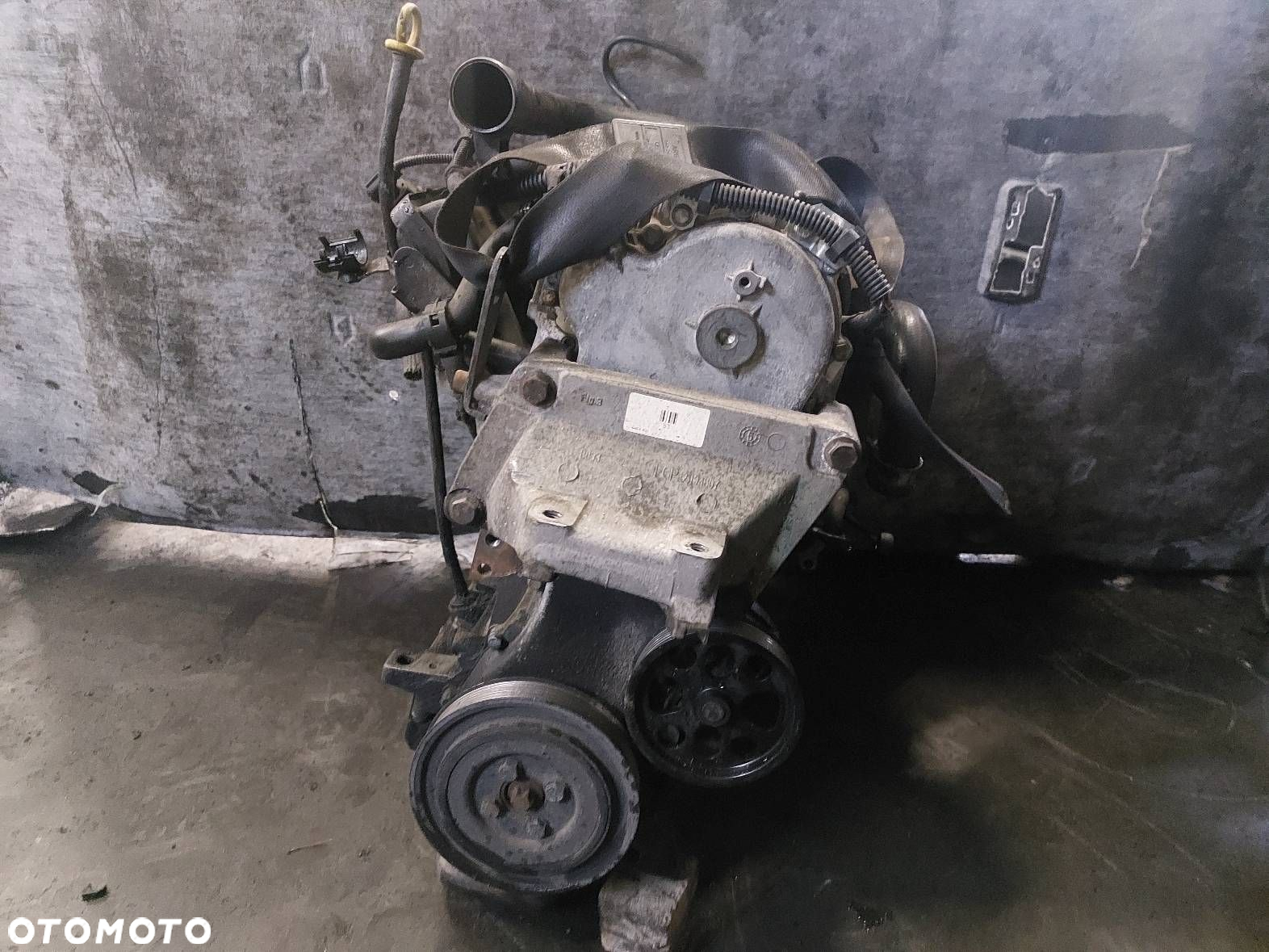 SILNIK POMPA WTRYSKI TURBO CORSA C 1.3 CDTI Z13DT - 2