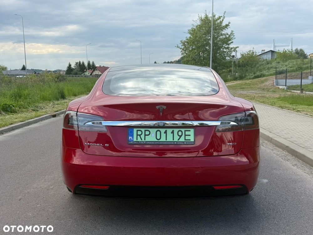 Tesla Model S - 10