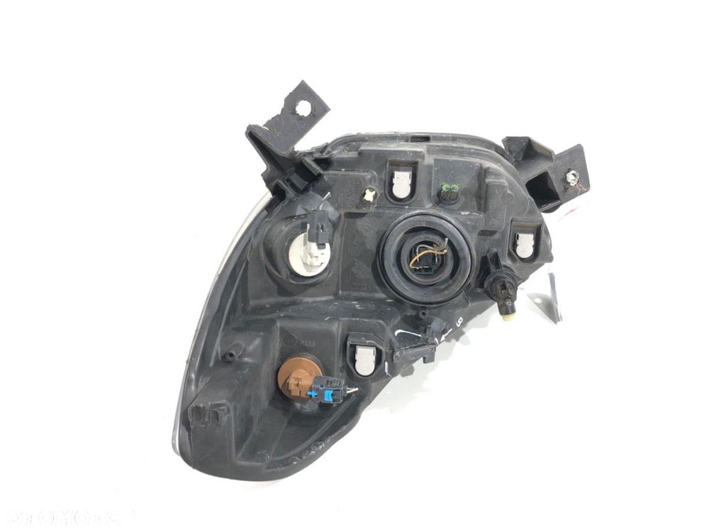 REFLEKTOR PRAWY PRZÓD  DACIA DOKKER nadwozie wielkoprzestrzenne (MPV) (KE_) 2012 - 2022 1.6 61 kW - 7