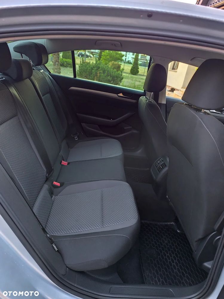 Volkswagen Passat 2.0 TDI EVO Business - 13