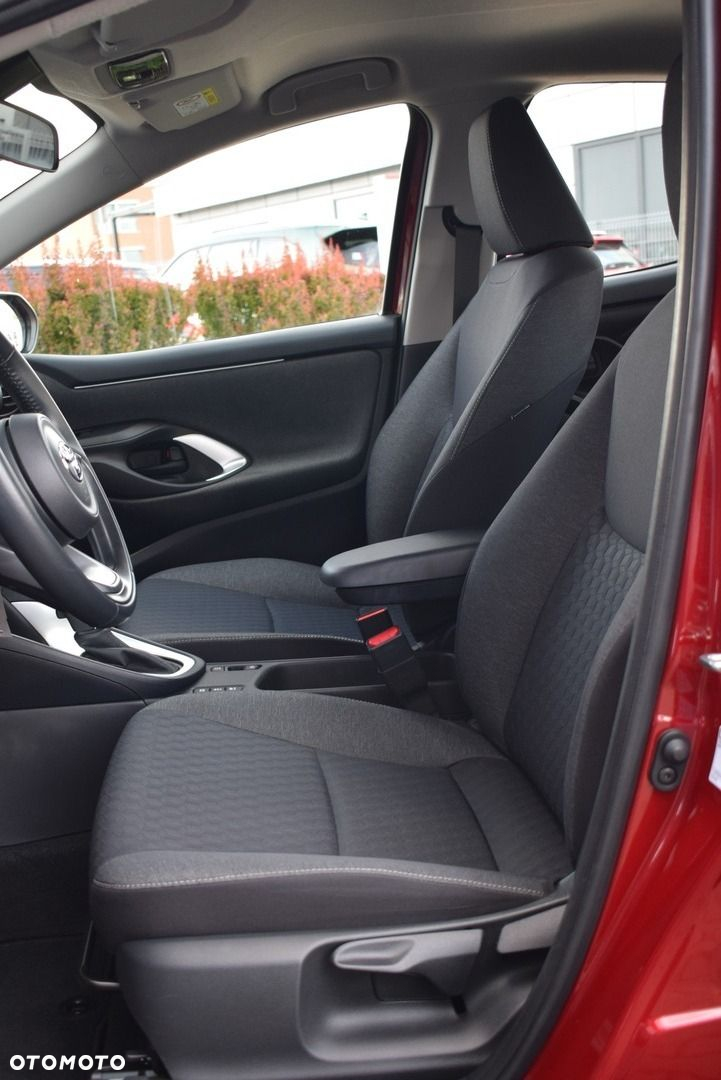 Toyota Yaris - 12
