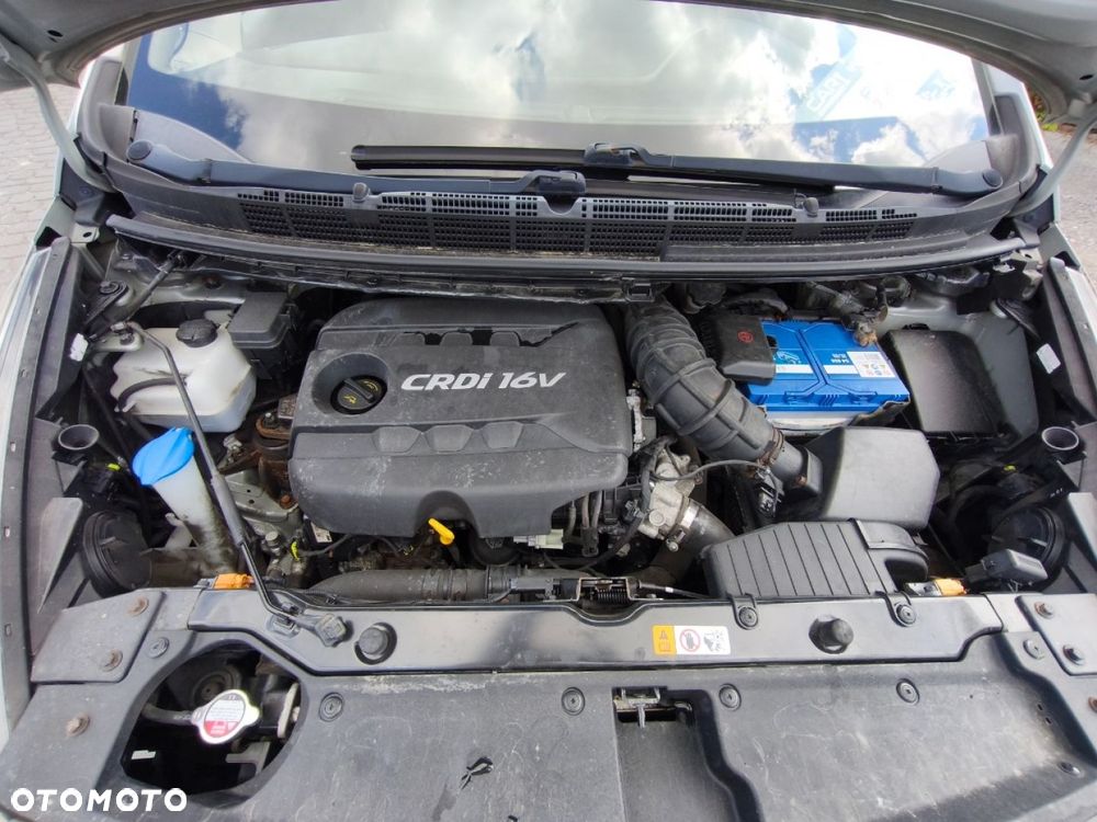 Kia Carens - 19