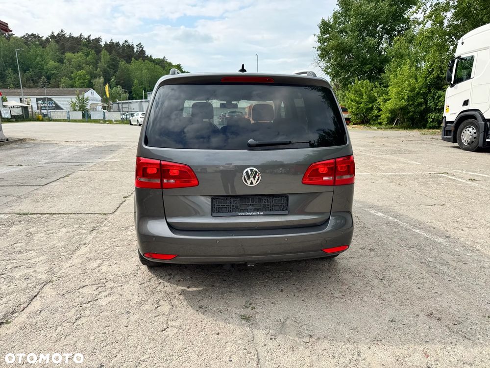 Volkswagen Touran - 6