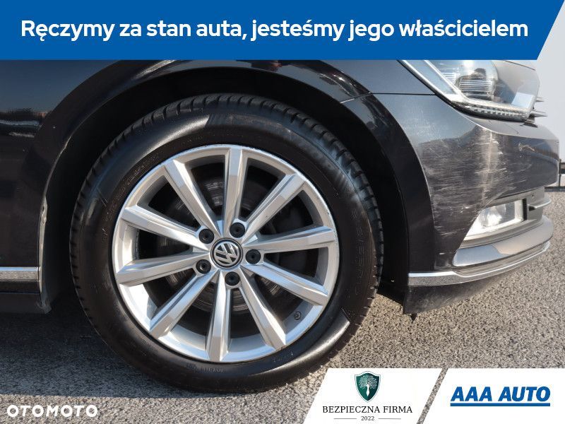 Volkswagen Passat - 16