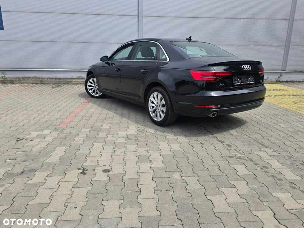 Audi A4 Limousine - 4