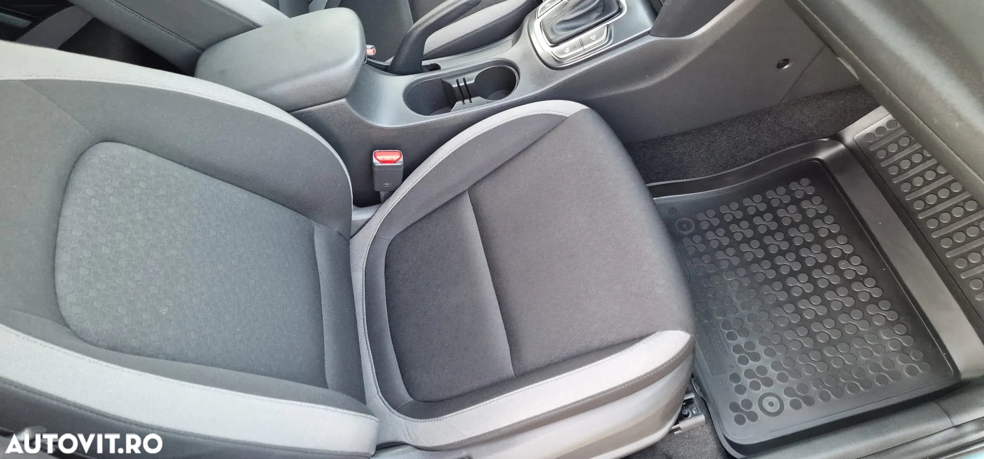 Hyundai KONA 1.6 CRDi DCT Premium - 8