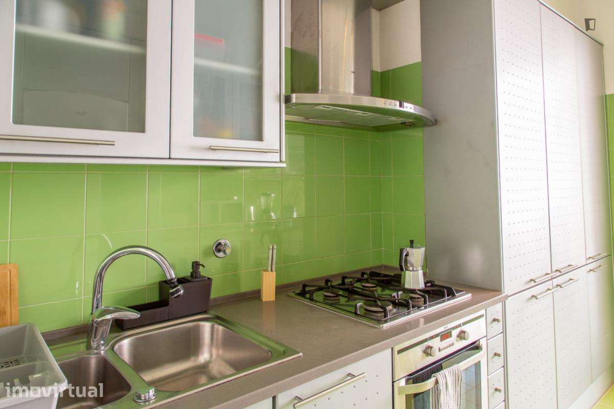 Quarto - localizado em São Sebastião Lisbon - Grande imagem: 4/33