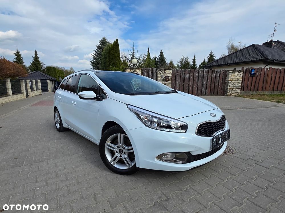 Kia Ceed 1.6 GDI Fifa World Cup Edition - 2