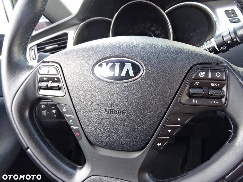 Kia Ceed - 13