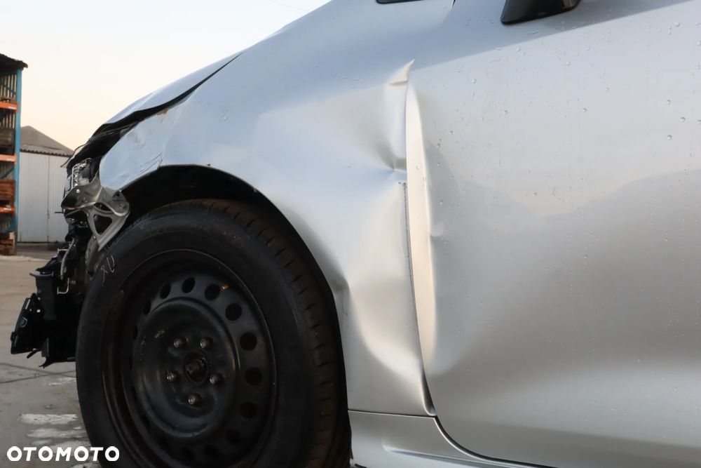 Toyota Corolla 1.6 Active - 16