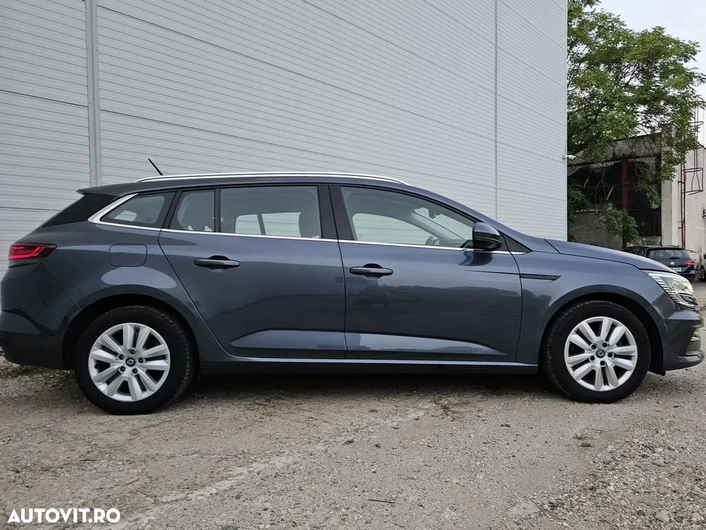Renault Megane Grandtour E-TECH Plug-in 160 BUSINESS EDITION - 6
