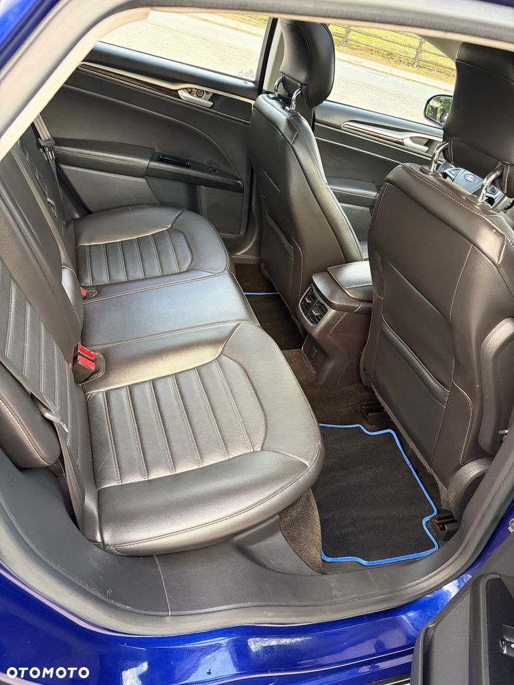Ford Fusion - 15