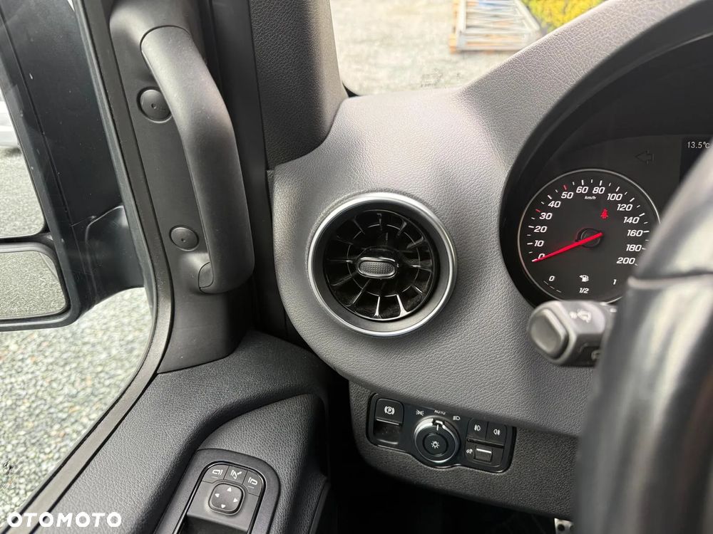 Mercedes-Benz SPRINTER - 23