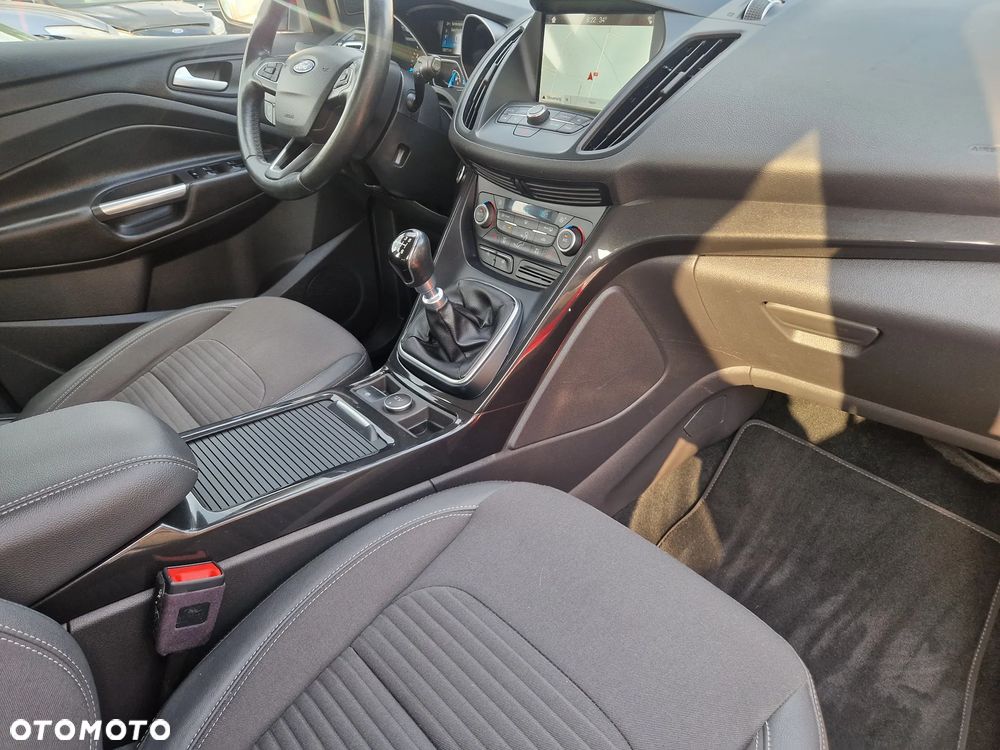 Ford Kuga 1.5 EcoBoost 2x4 Titanium - 20