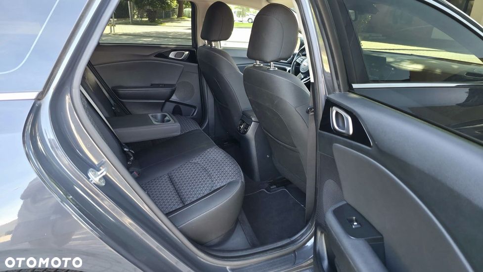 Kia Ceed 1.6 CRDi mHEV Business Line DCT - 22